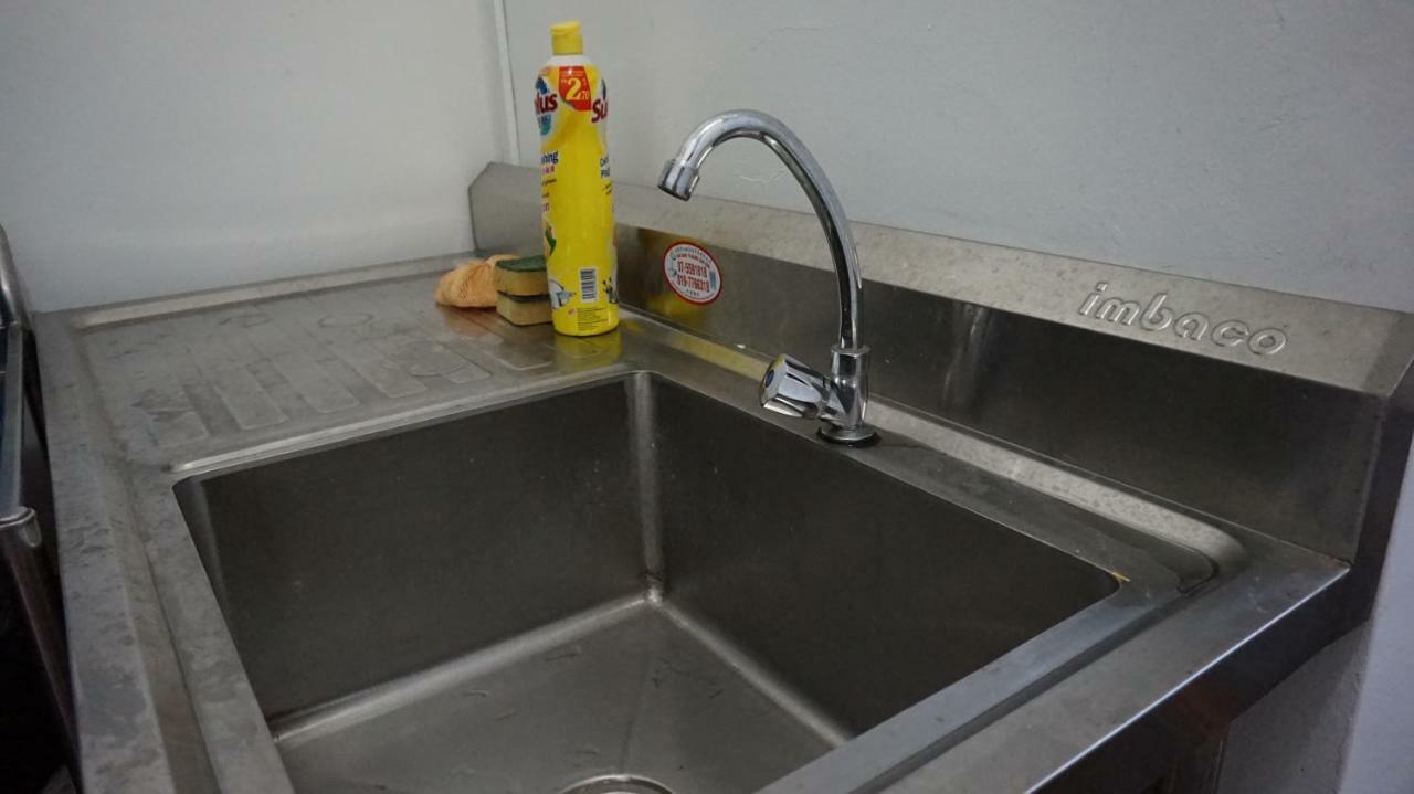 Jiaxin Hostel Ulu Tiram Esterno foto